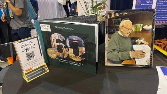 东大会800字精华版来了（附全文）AG旗舰厅娱乐平台2025巴菲特股(图1)